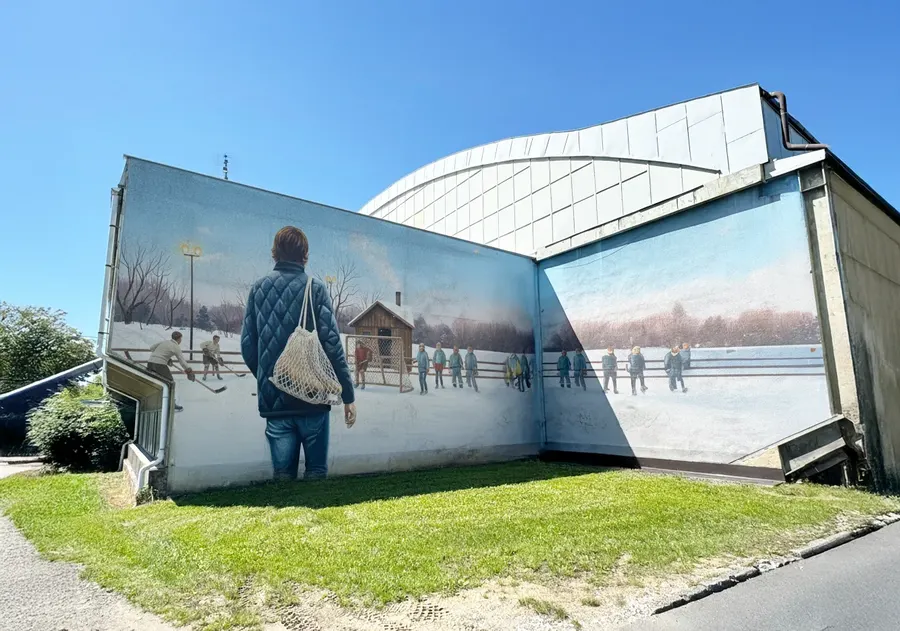 Vizualizace murálu na stěně zimního stadionu v Kopřivnici